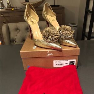 Christian Loubiutin - Authentic Gold pump